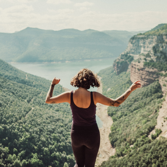 Travel-Friendly Tallow Skincare Tips for Hydration on the Go